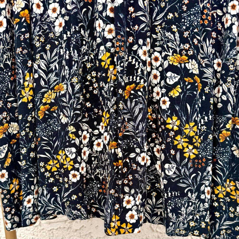 H&M 
Floral Black and Orange Women's Dress - Picture 4 of 14